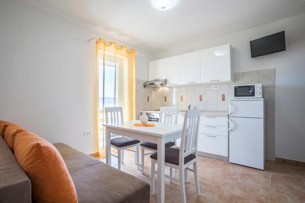 Apartmani Bezmalinovic โบล ภายนอก รูปภาพ