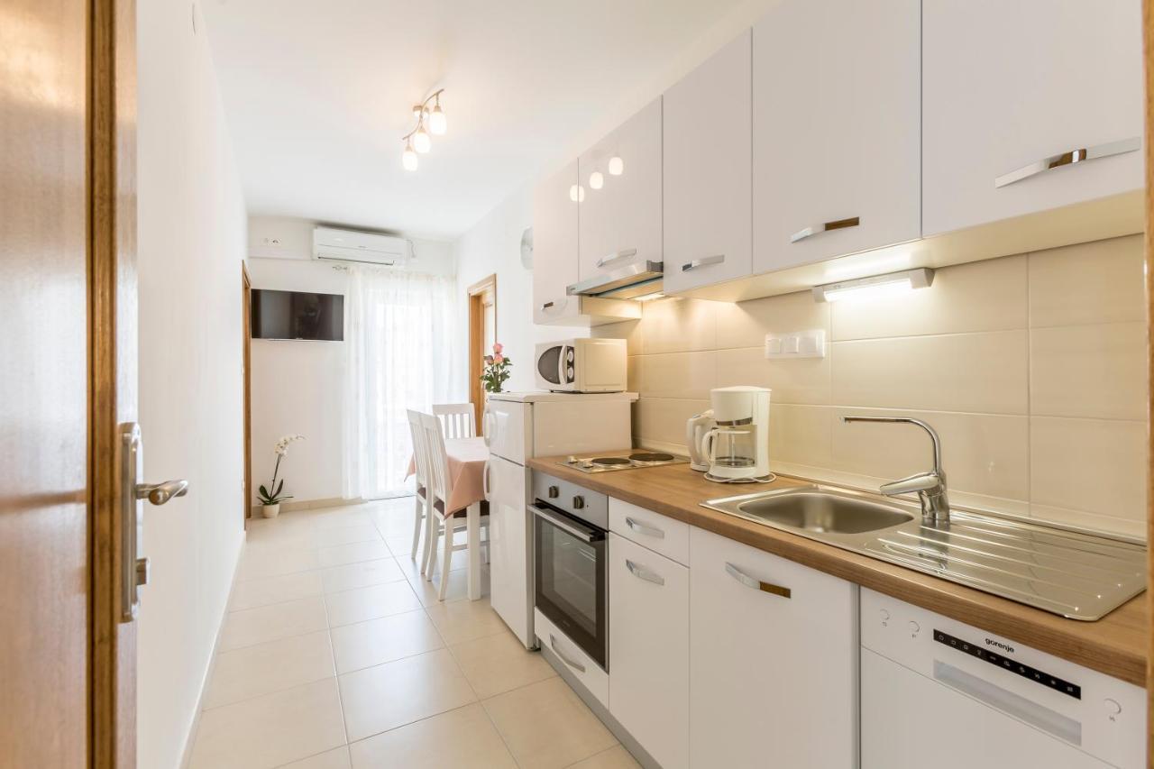 Apartmani Bezmalinovic โบล ภายนอก รูปภาพ