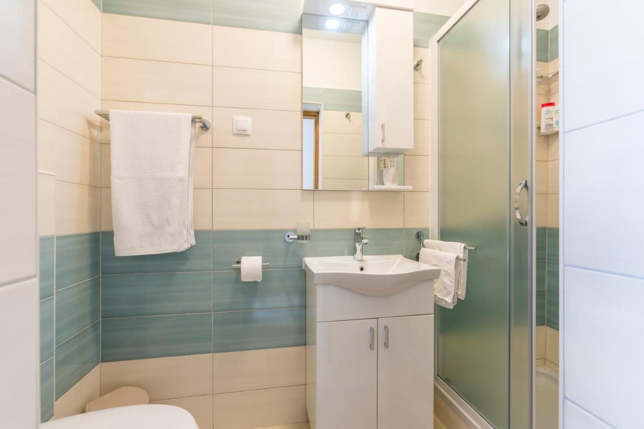 Apartmani Bezmalinovic โบล ภายนอก รูปภาพ