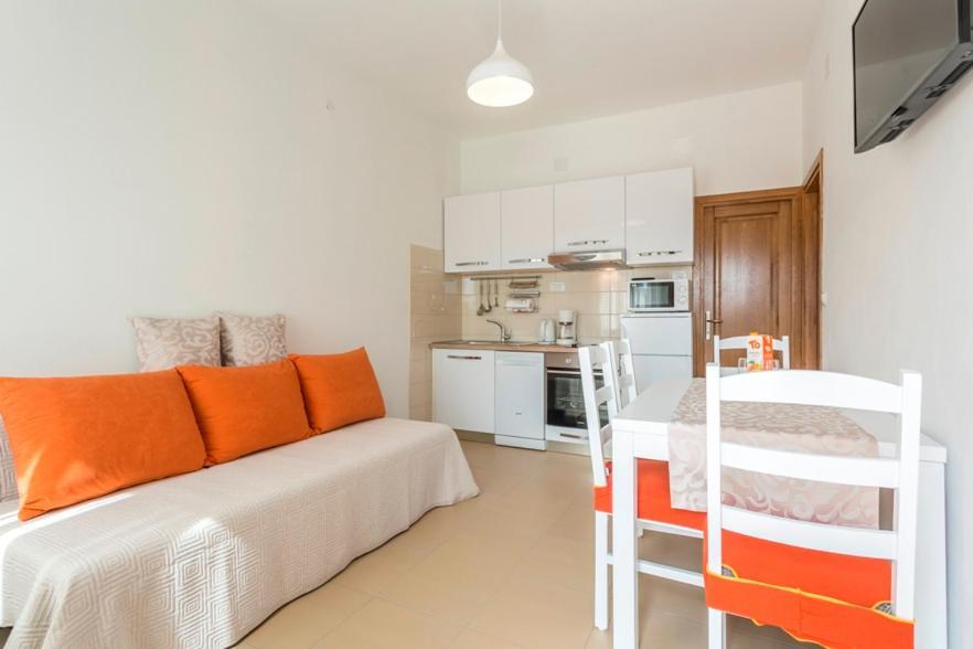 Apartmani Bezmalinovic โบล ภายนอก รูปภาพ